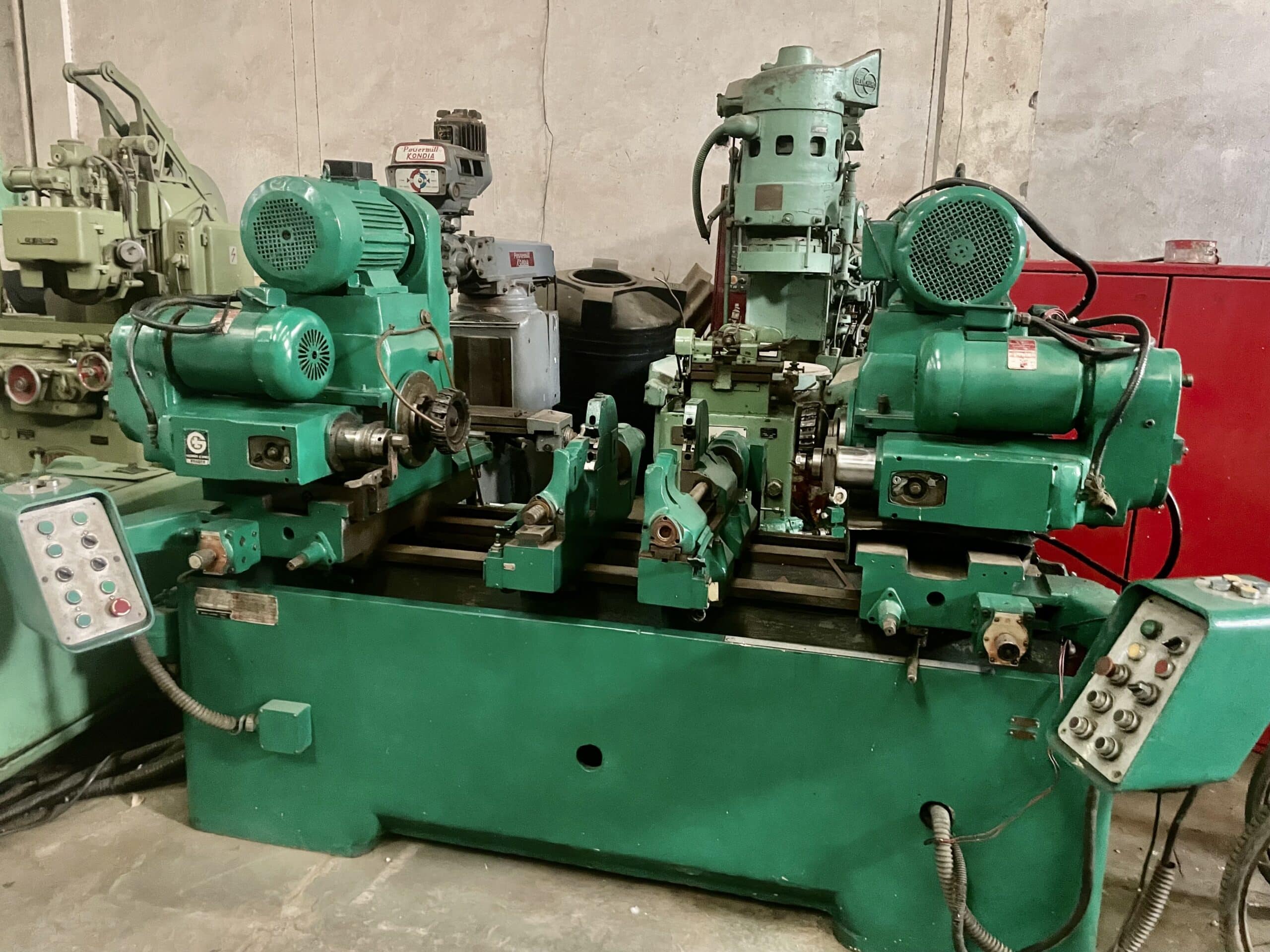 Giddings & Lewis Frazer Centering and Facing